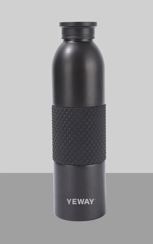 water bottle vacuum insulated with silicone handle